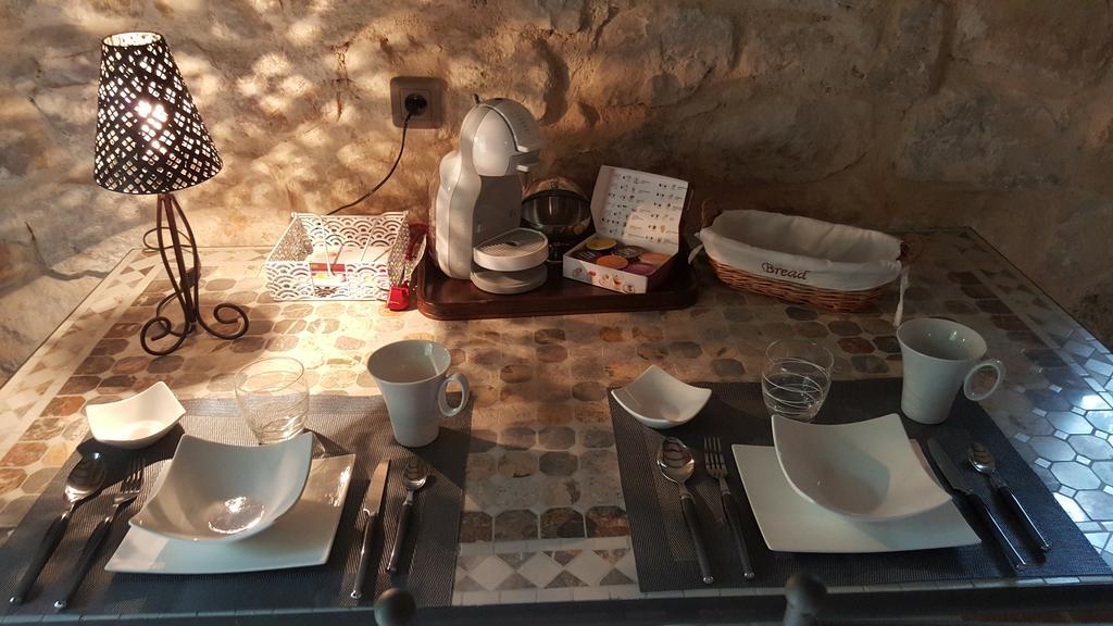 Le Donjon Des Combes Et Son Spa Fayence Room photo