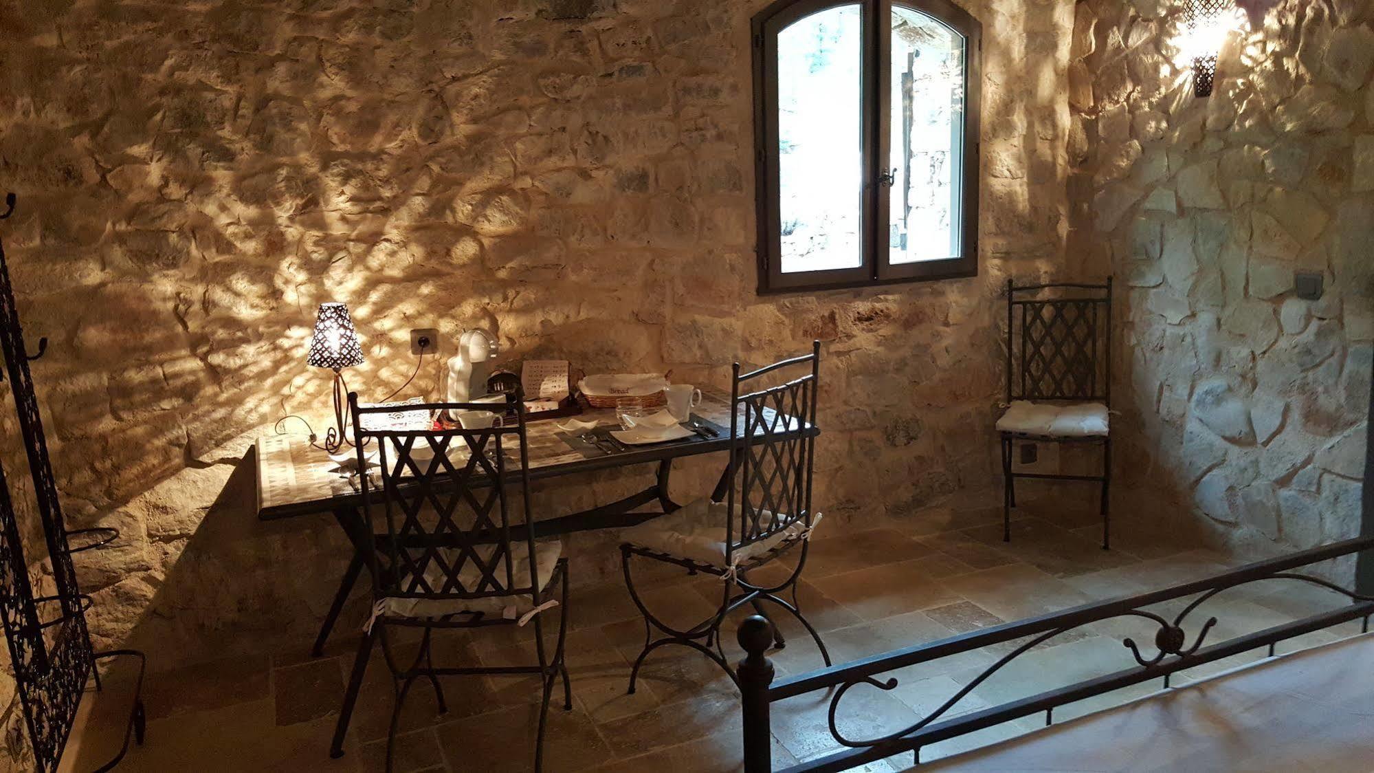 Le Donjon Des Combes Et Son Spa Fayence Exterior photo